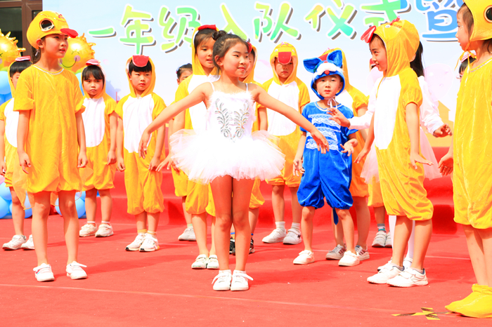 多彩童年，精彩绽放--西安经开第六小学举行庆六一联欢活动