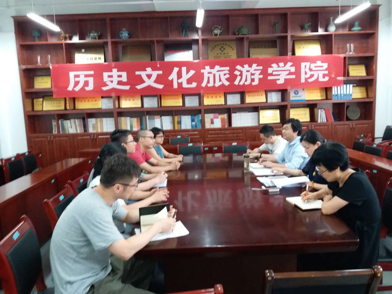 历史文化旅游学院召开辅导员工作座谈会