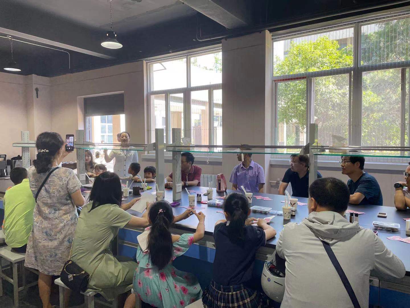 化学工程学院学生创业团队组织开展手工工艺活动
