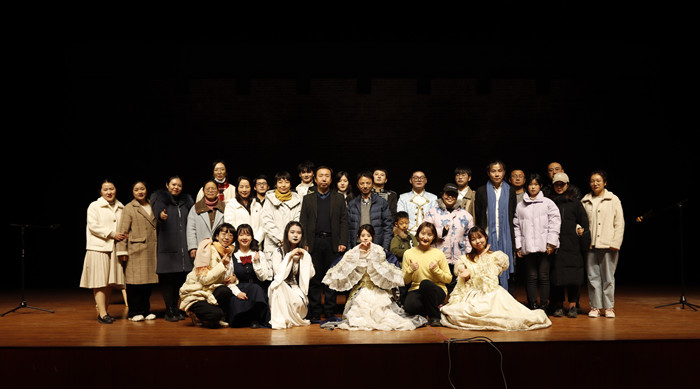 文学院举办小剧场工作室展演活动