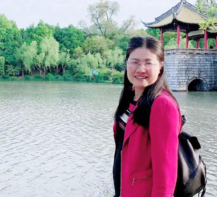 “崇德讲坛”系列讲座：落实三全育人理念 构建和谐师生关系