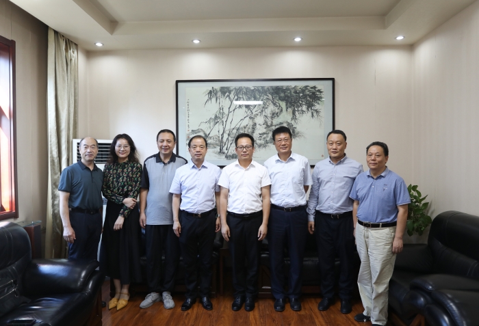 骄傲！优秀校友陶建刚载誉返校！