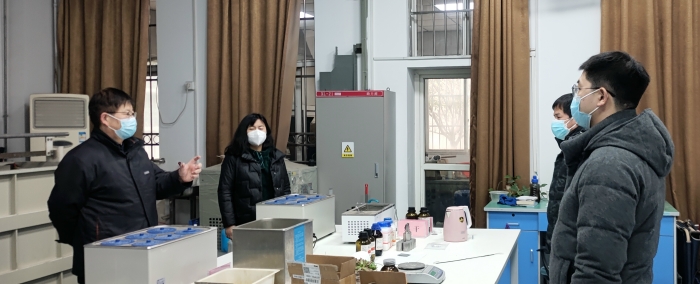 机械与材料工程学院慰问假期科研攻关人员