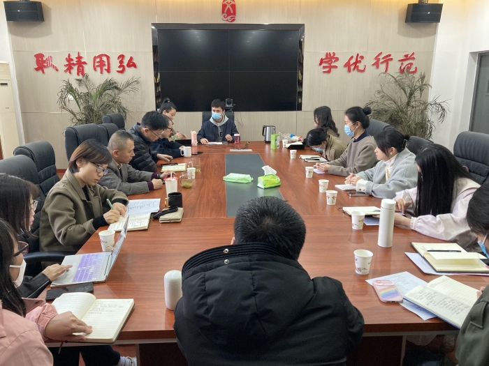 文学院召开新进博士交流座谈会