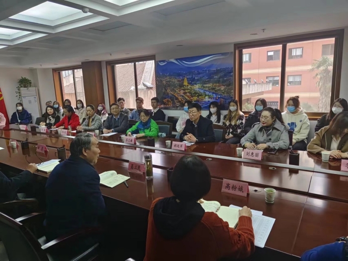 文学院师生赴西安市档案馆参观调研