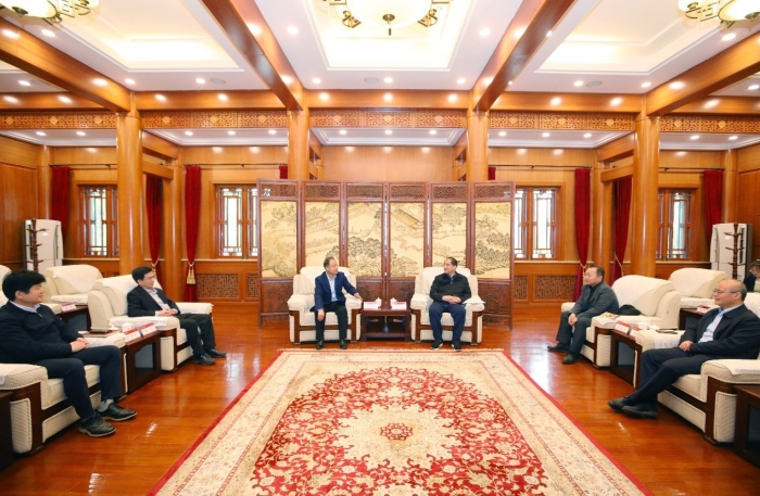 学校领导带队赴北京大学调研交流