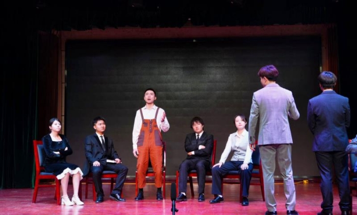 文学院举办世界读书日暨戏剧汇报展演活动