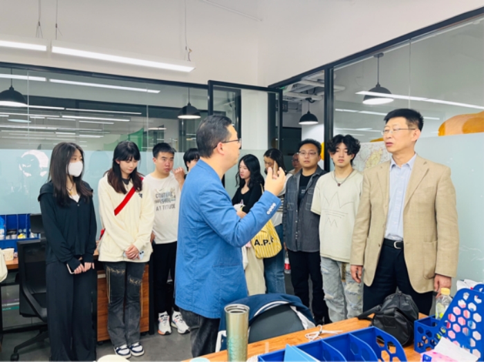 文学院赴倍格创业生态科技（西安）股份有限公司调研