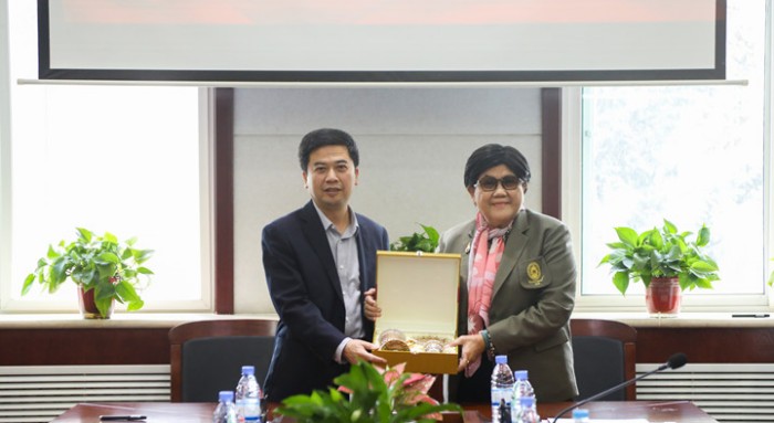 泰国瓦拉亚隆功皇家大学苏巴校长一行访问我校