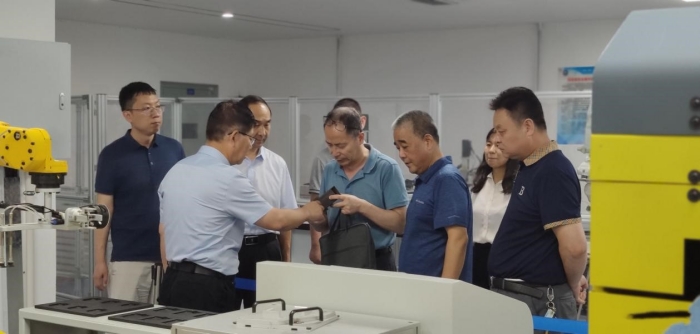 省教育厅专家组来我校检查实验室安全工作