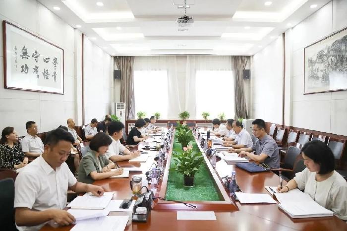 校党委召开主题教育调研成果交流会