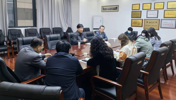 信息工程学院召开国家级项目申报专家指导会
