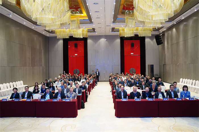 我校协办的第三届先进功能材料与界面大会在西安隆重召开