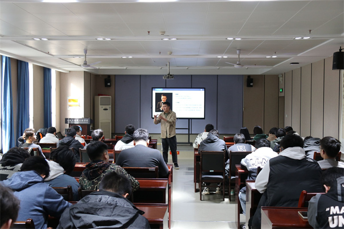 机械与材料工程学院举办毕业生就业形势与工控行业现状分析专题讲座