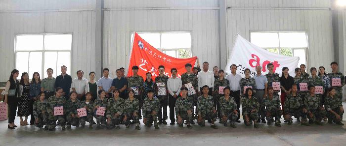 校长陈刚一行赴军训基地慰问艺术学院新生