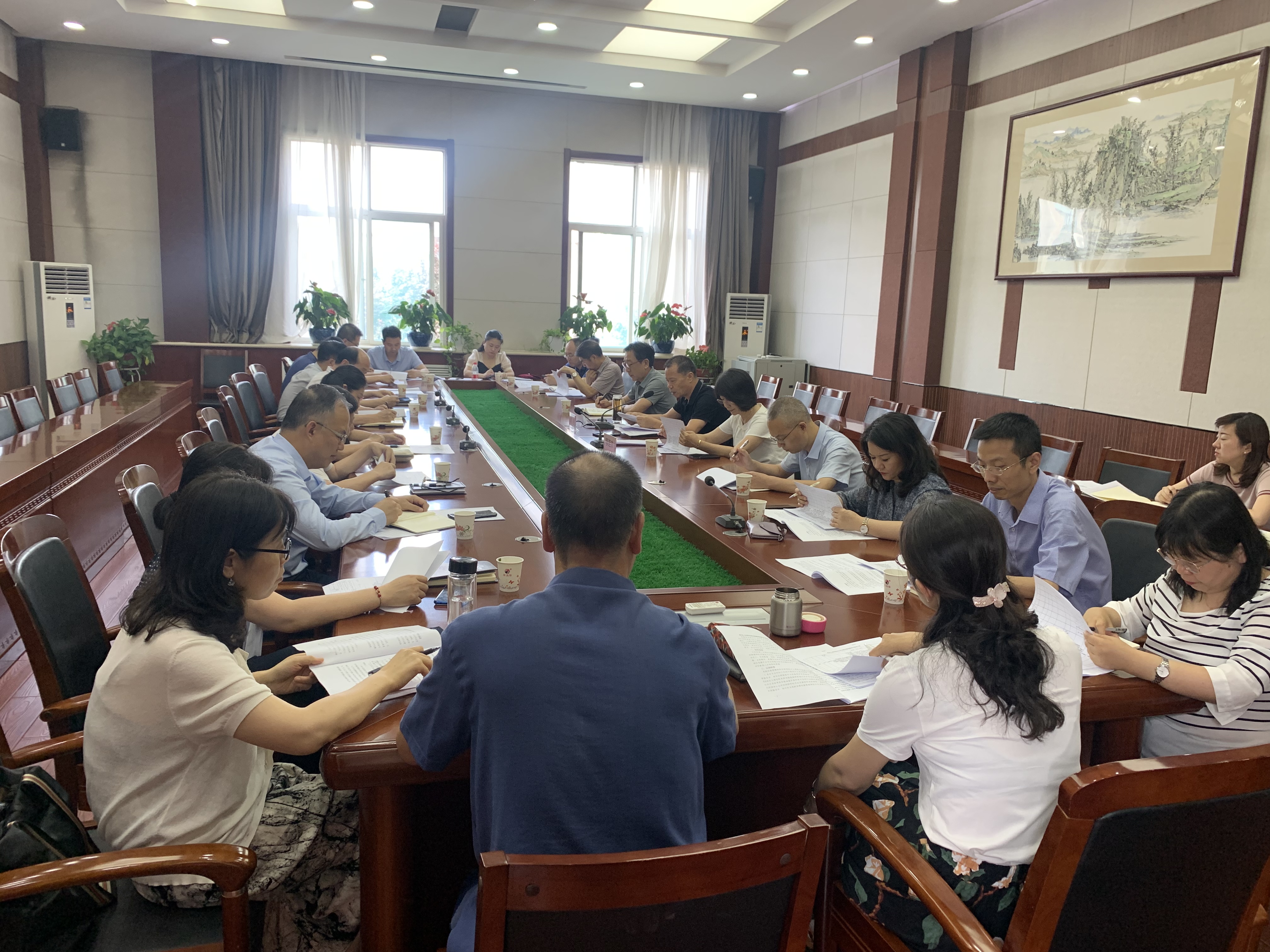 我校召开双师双能型教师评审会