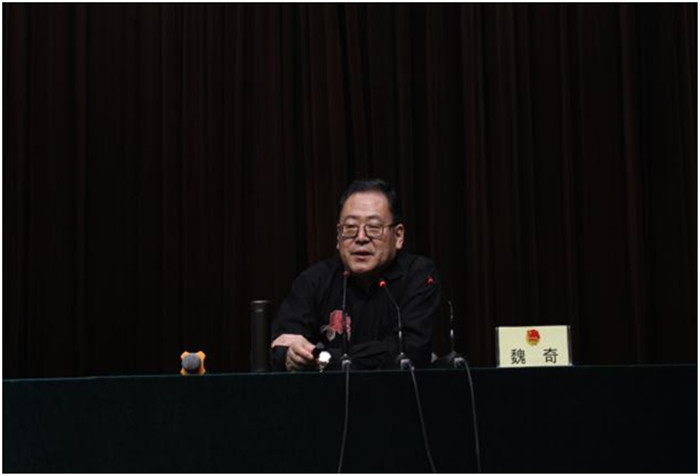 学校学生会干部集中学习党的十九届六中全会精神