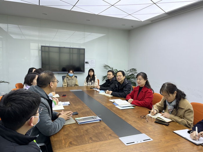 我校一行赴巨子生物公司对接校企合作
