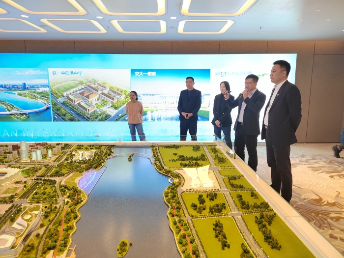 抢抓“北跨”新机遇--科研处组团赴国际港务区对接科技成果转化工作