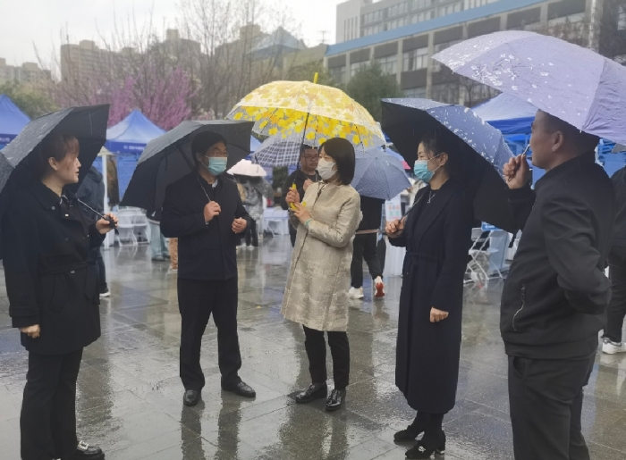 学校举办经管旅管专场招聘会