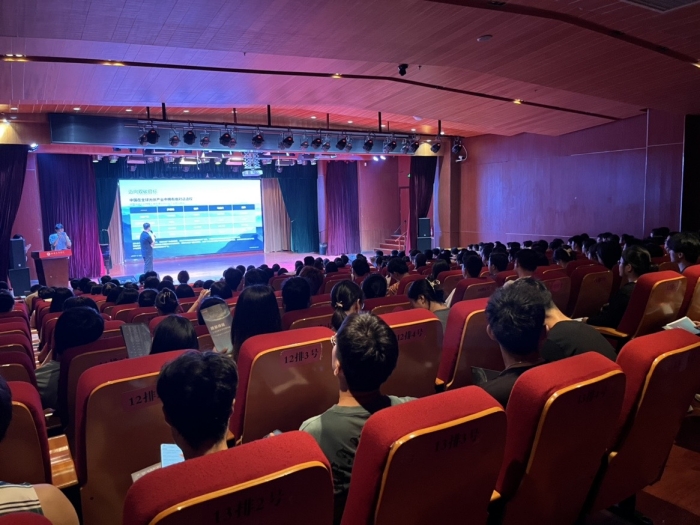 隆基绿能招聘专场宣讲会在我校成功举办