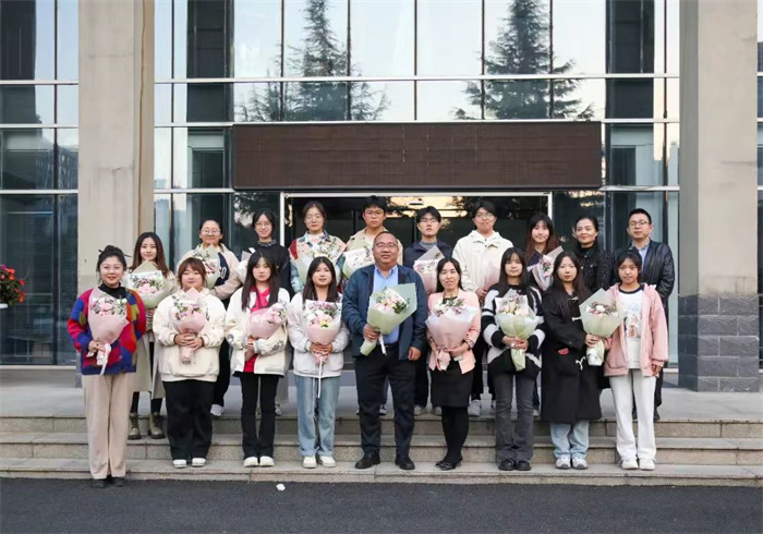 “文理记者讲好文理故事”——学校开展大学生记者团庆祝第24个中国记者节活动